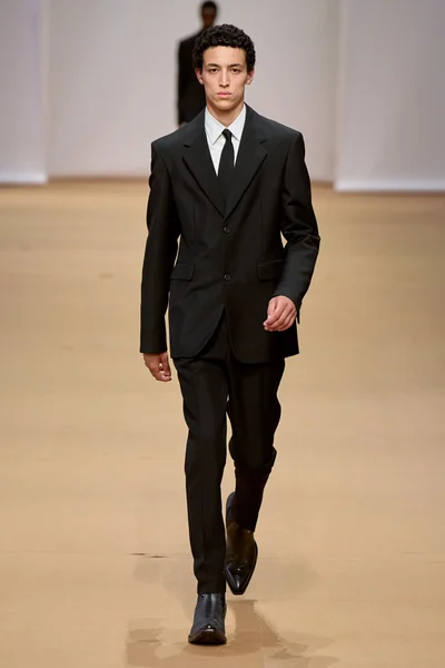 Look 1